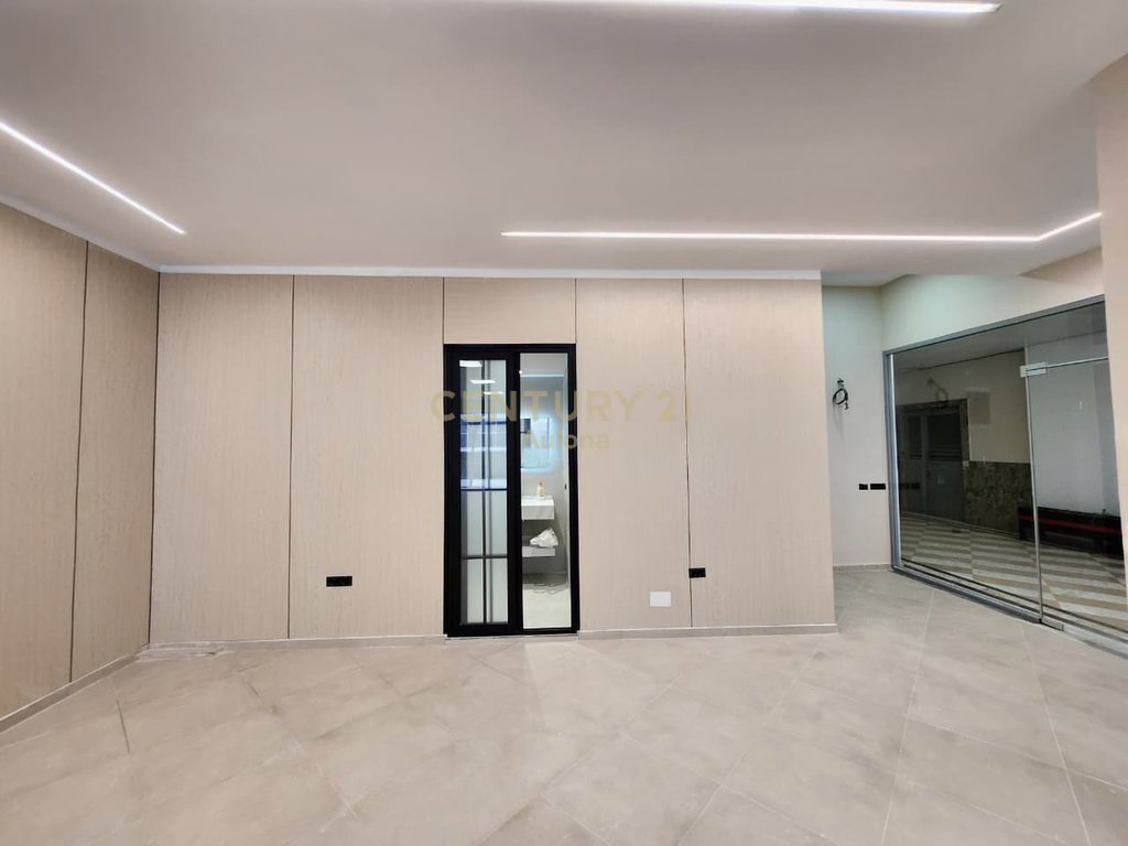 Unidade para alugar perto do bulevar principal, Vlorë (4)