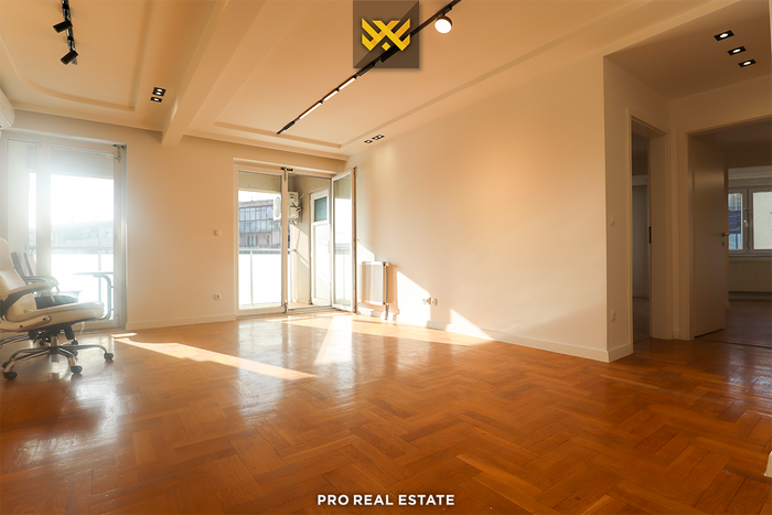 Apartamento / escritório 100m² para alugar em ulpianë
