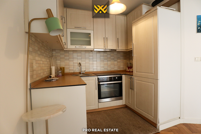Apartamento / escritório 100m² para alugar em ulpianë