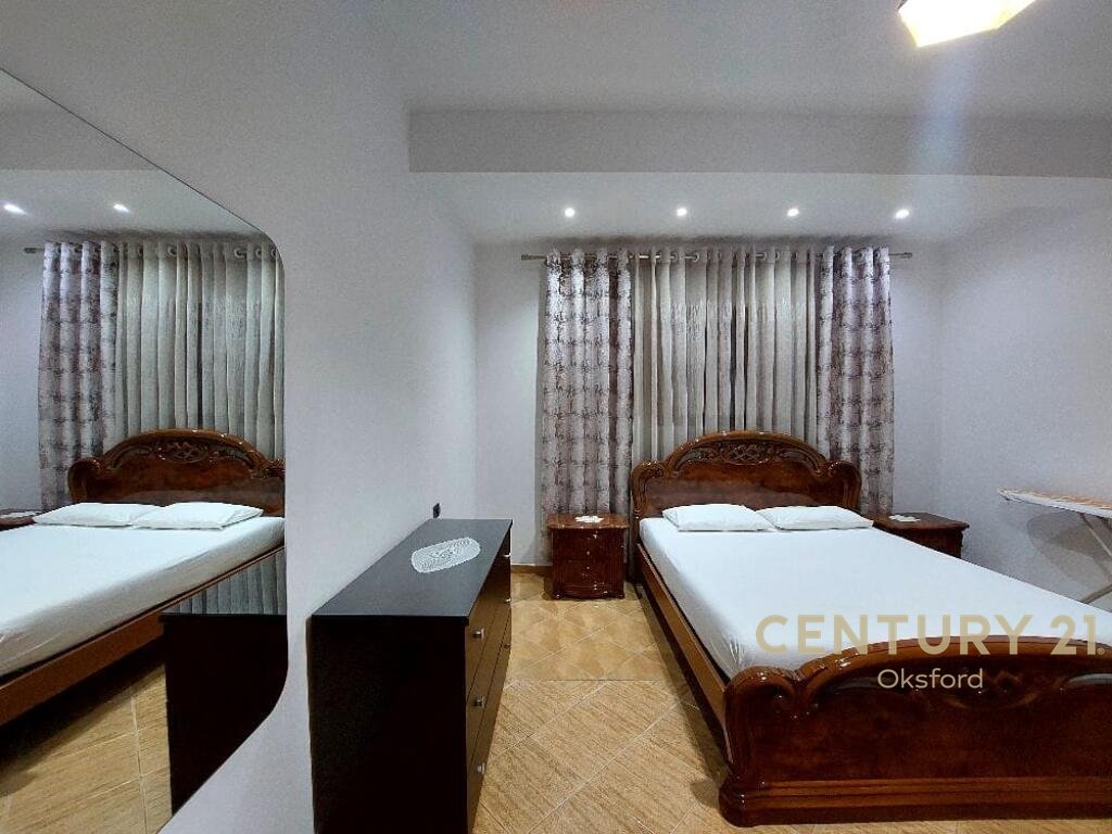 Para alugar: Primeiro andar de uma villa de 3 andares perto do estádio, Vlorë. (8)
