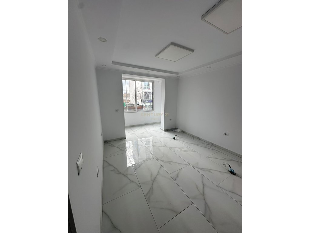 Apartamento 1+1 en alquiler calle dibrës