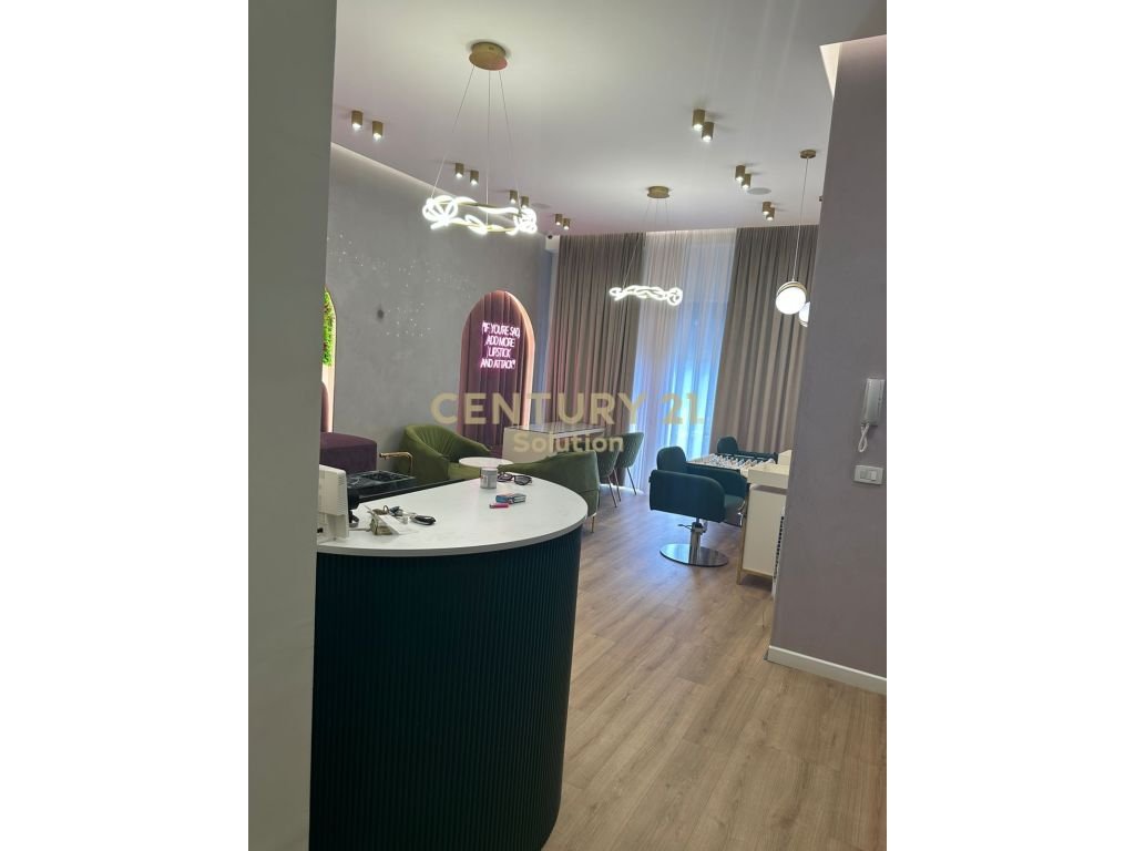 Peluquería en alquiler en el municipio de parís!