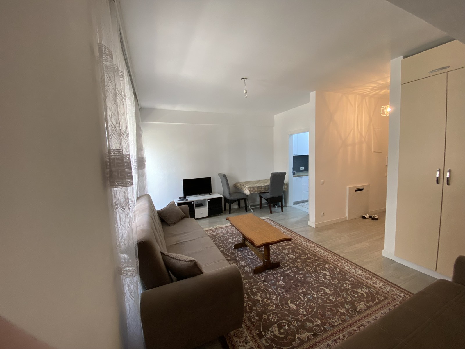 Appartement (gasonjere) à louer dans le quartier de muhaxherëve