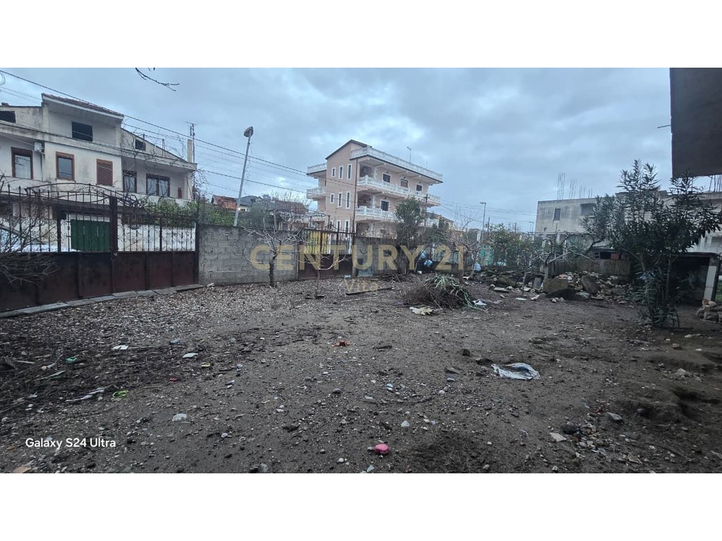 Ndertese ne shitje buze rruge plazh durres!