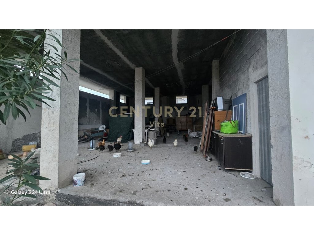 Ndertese ne shitje buze rruge plazh durres!