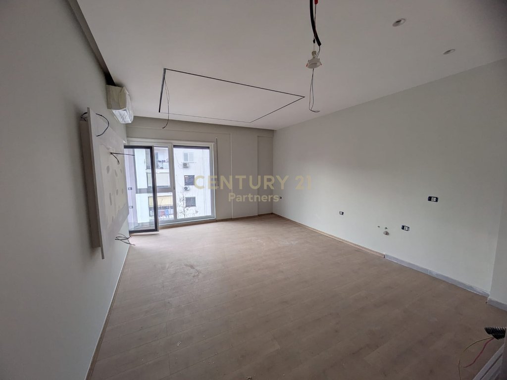 Kompleksi arlis, shesim apartament 1+1