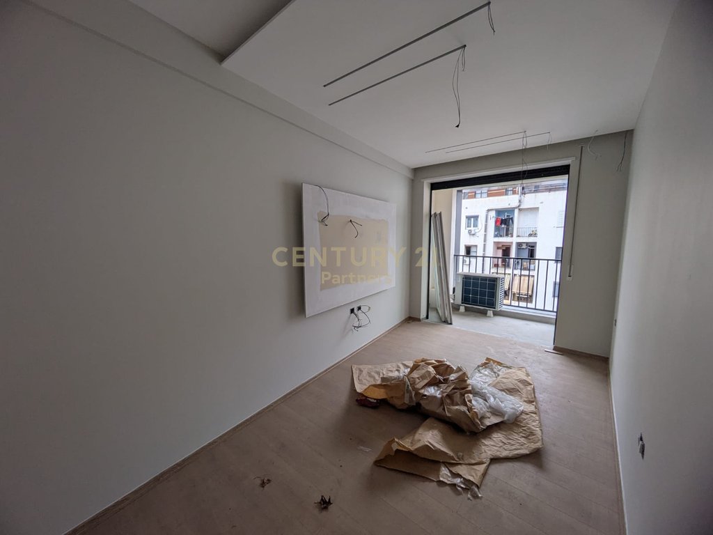 Kompleksi arlis, shesim apartament 1+1