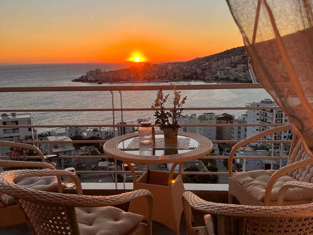 Saranda, 2+1+2 wohnung mit offenem meerblick