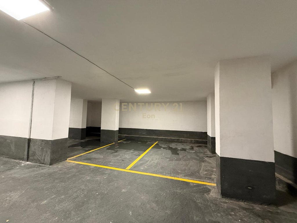 10 plazas de estacionamiento en venta, durres