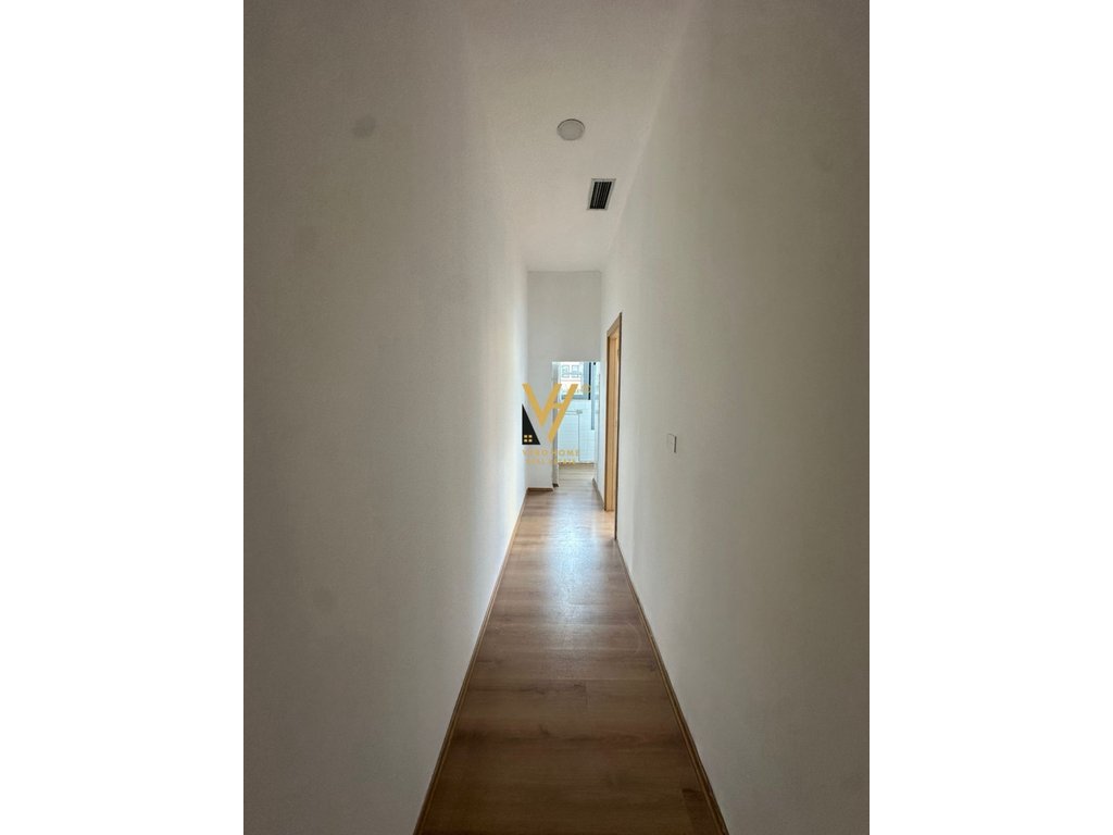Gewerbefläche 65 m² zu mieten im zentrum 110.000 lek (3)