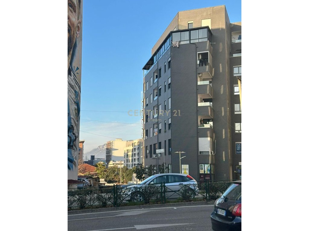 Shitet njësi komerciale tek farmacia 10 (6)
