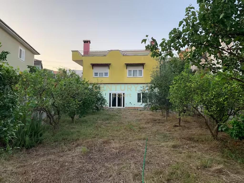 Commercial unit for rent on the street in shkoze! (8)