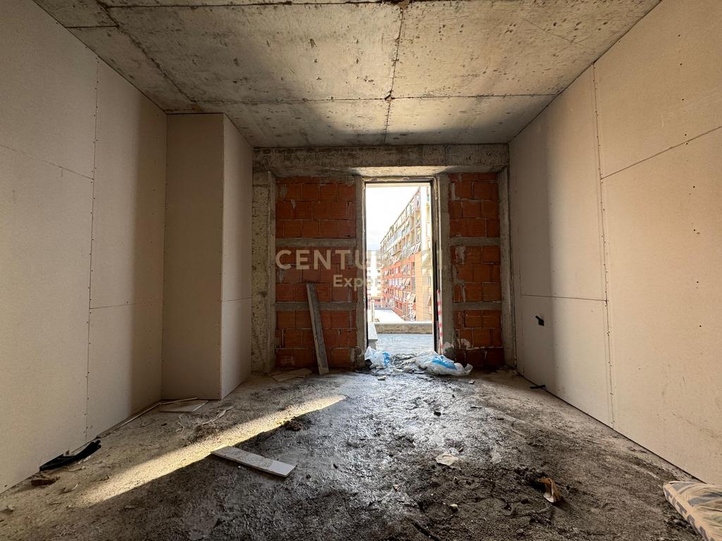 Appartamento 1+1+deposito vicino a piazza skenderbej (8)