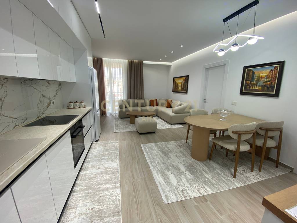 Apartament luksoz 3+1+2 + post parkimi per qira tek "Golden Residence"!