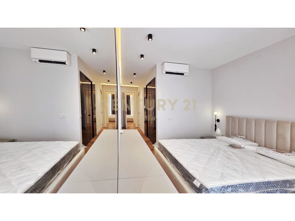 Apartament luksoz 3+1+2 + post parkimi per qira tek "Golden Residence"!