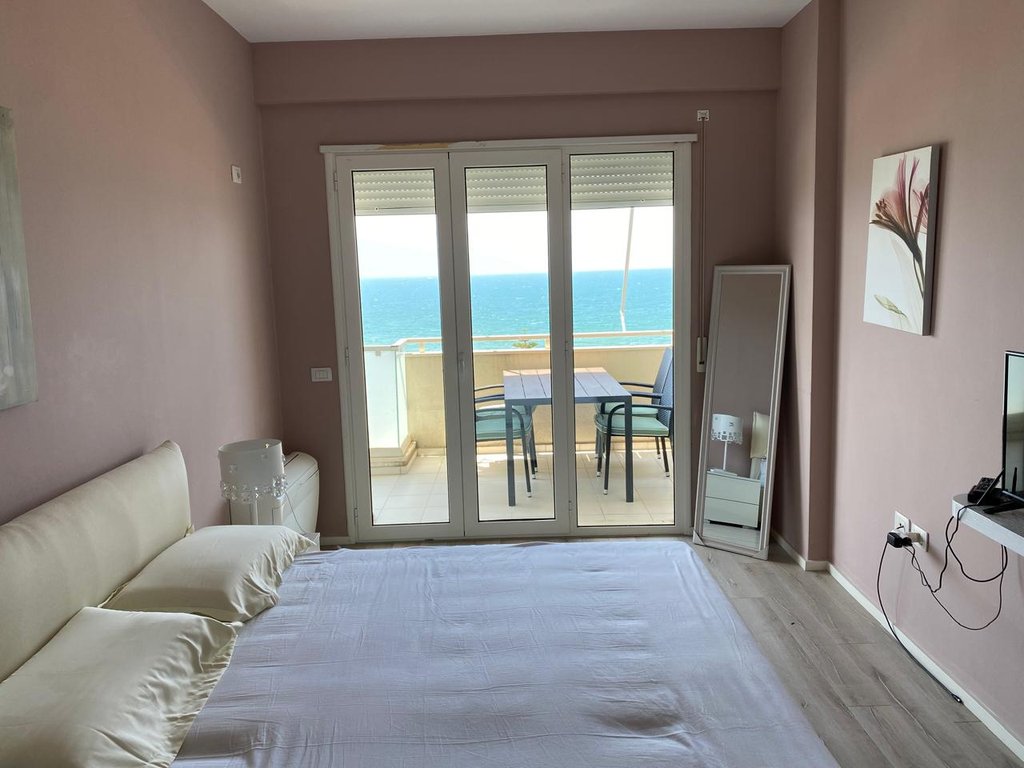 Apartamento 1+1 con vista al mar, en el lungomare! (4)