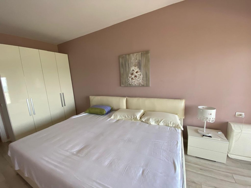 Apartamento 1+1 con vista al mar, en el lungomare! (5)