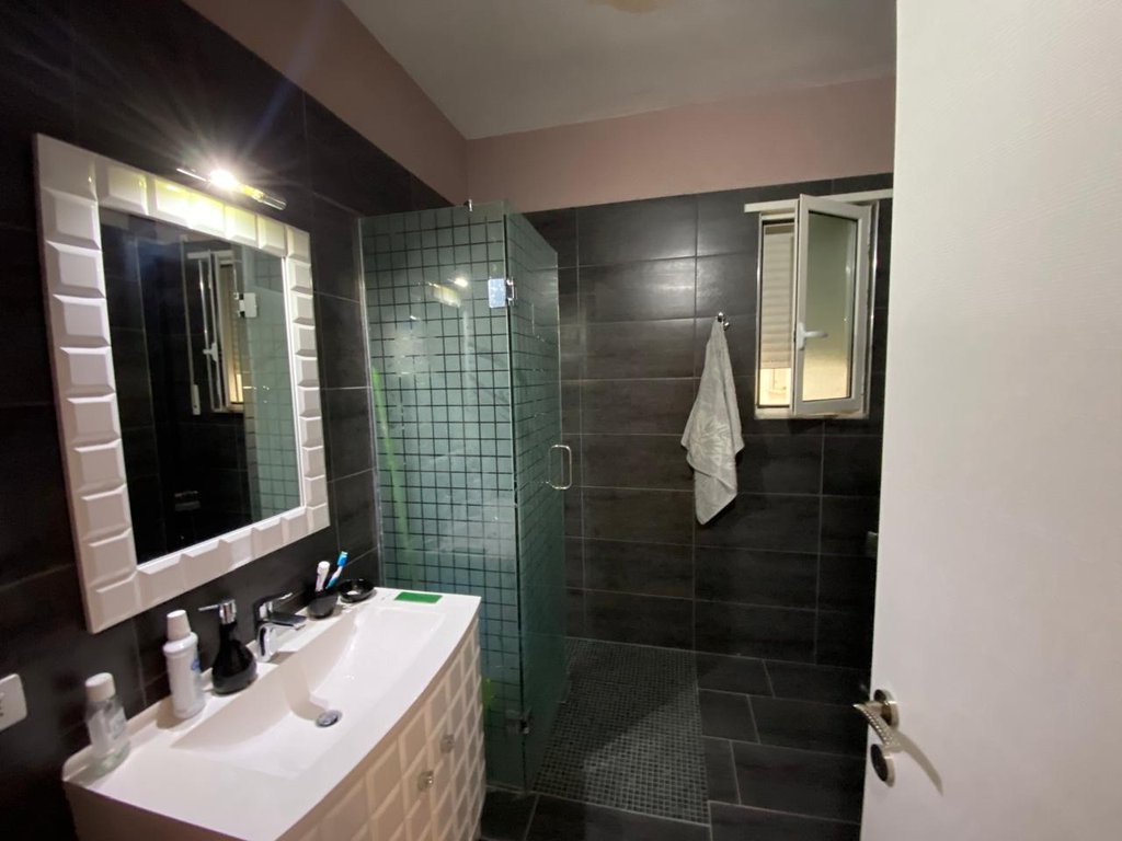 Apartamento 1+1 con vista al mar, en el lungomare! (7)