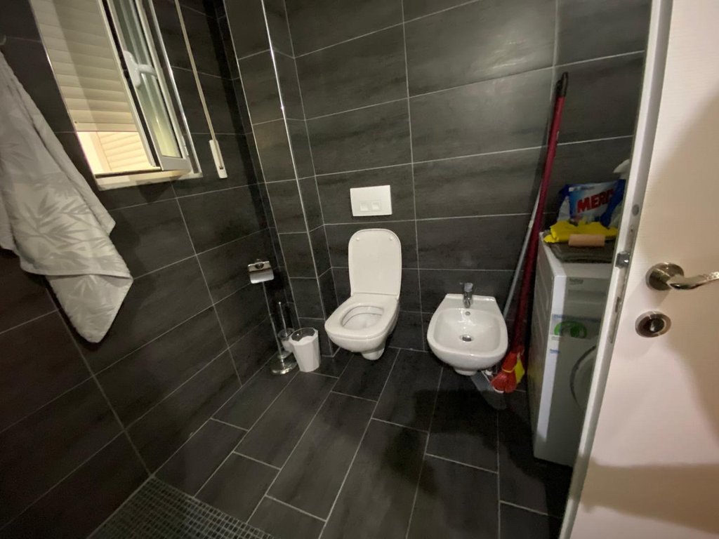 Apartamento 1+1 con vista al mar, en el lungomare! (8)