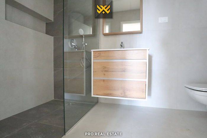 Deux appartements de 164m² à louer dans le quartier kodrina. (7)