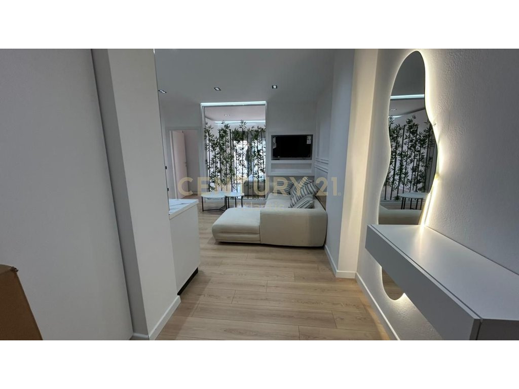Apartament 1+1 për shitje në stacionin e trenit, Durrës