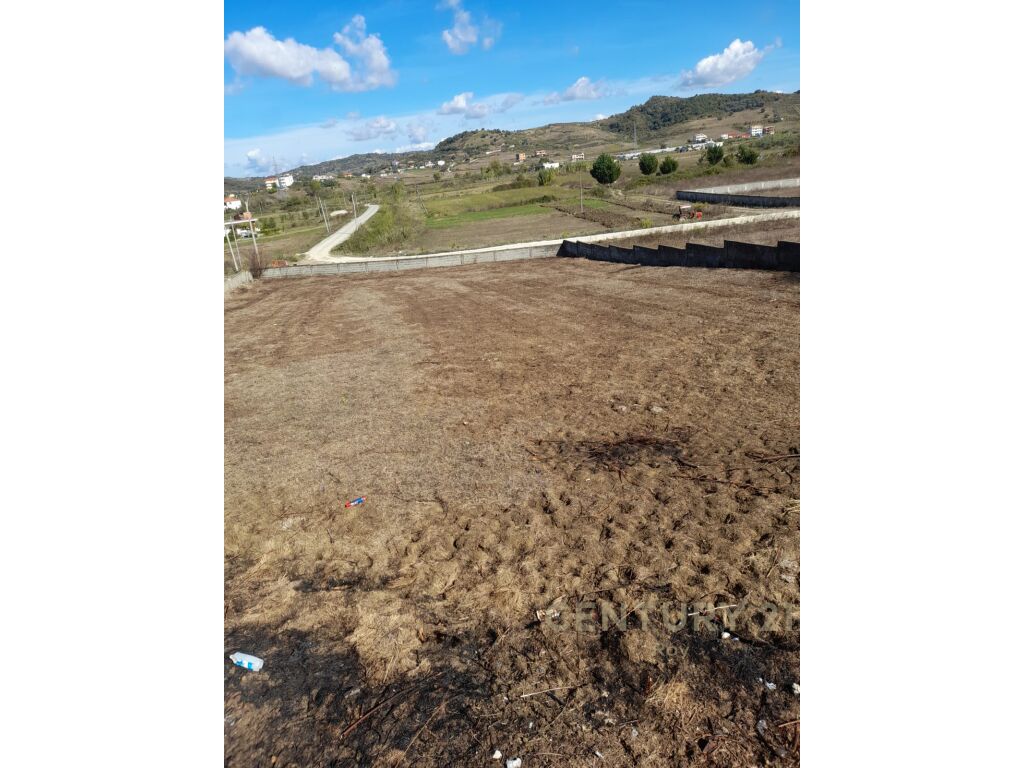 Tokë për shitje në golem, Durrës – 1810 m² mbi autostradë 240000€