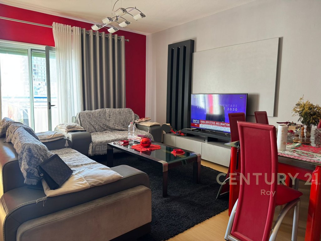 Wohnung zu verkaufen 3+1+2 im zentrum, durres!