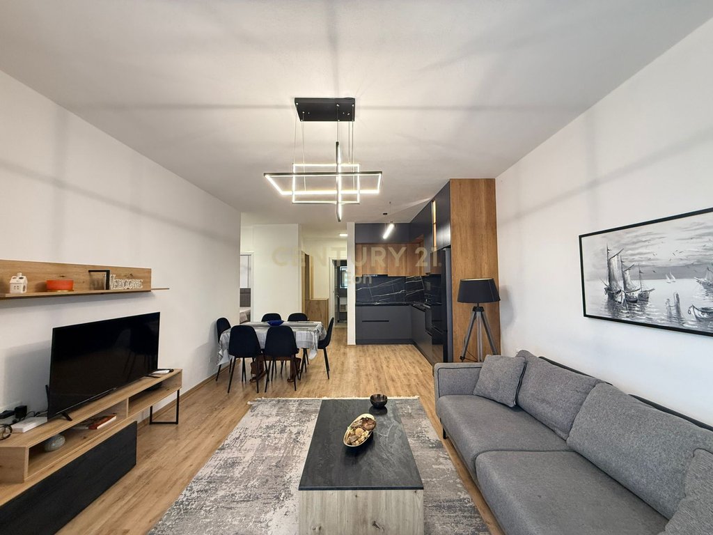 Apartament 2+1+2 me qira me pamje deti, vollga Durrës - 850€ | 100 m²
