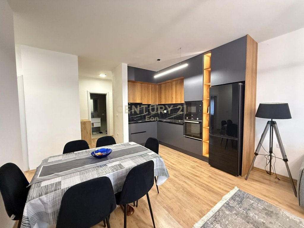 Apartament 2+1+2 me qira me pamje deti, vollga Durrës - 850€ | 100 m²
