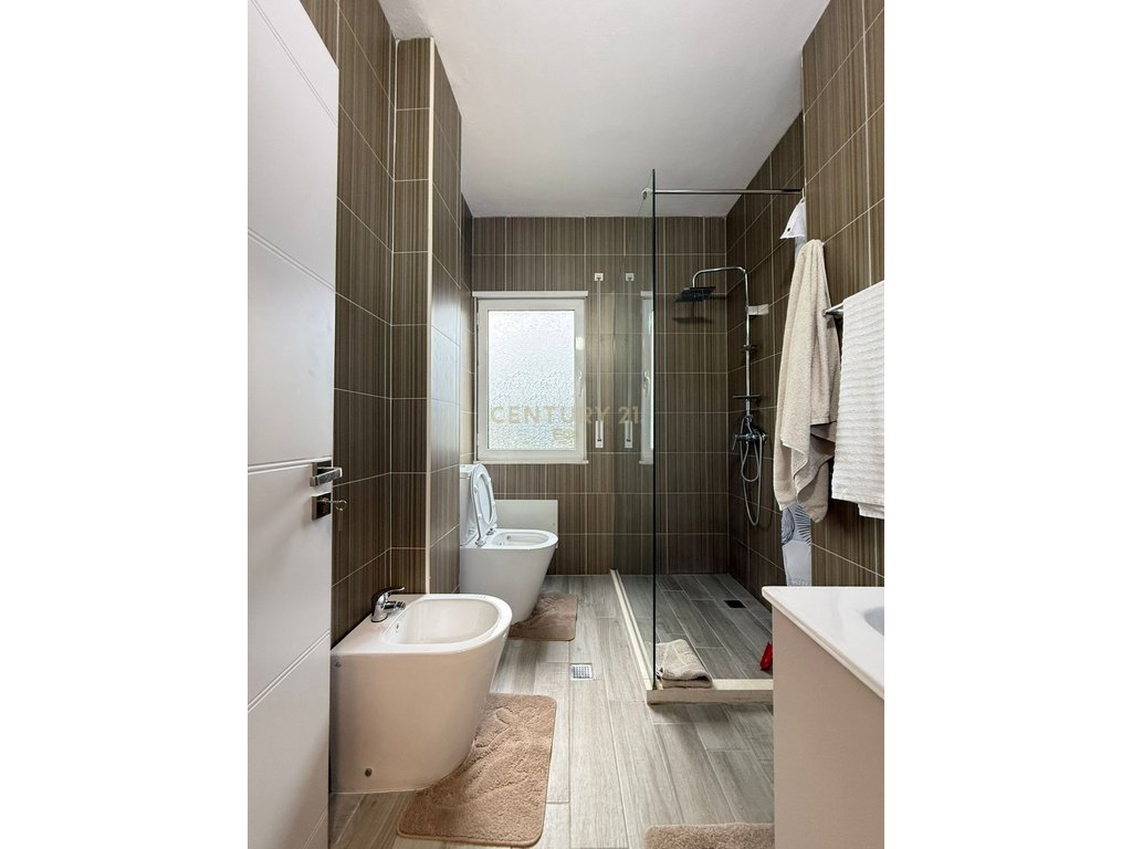 Apartament 2+1+2 me qira me pamje deti, vollga Durrës - 850€ | 100 m²