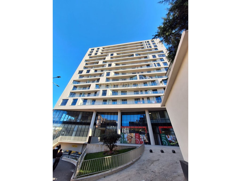 Espaço comercial para alugar no golden tower – Mine peza