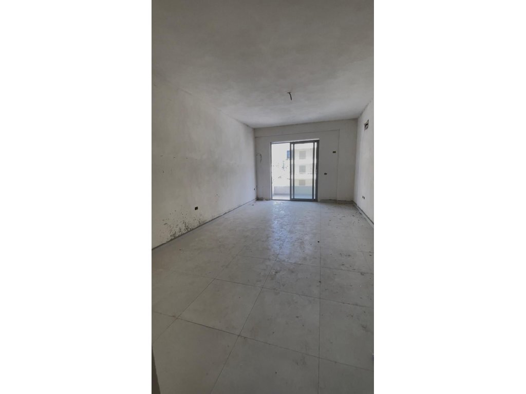 Piso 1+1 en venta, en orikum!