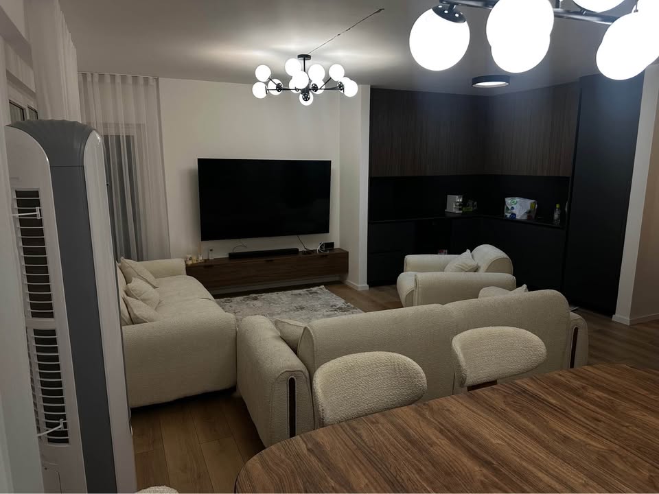 Apartamento à venda no bairro Prishtina e Re