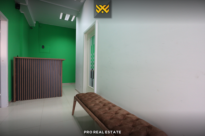 Locale di 80m² in vendita a emshir