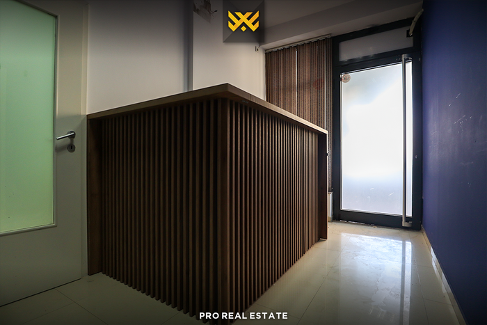 Locale di 80m² in vendita a emshir