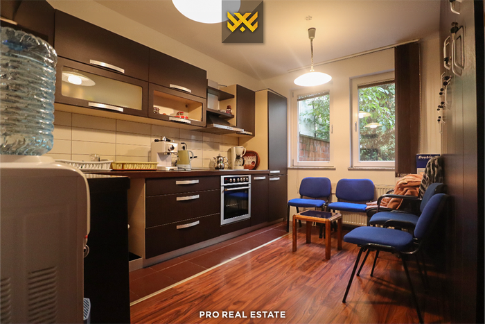 Haus – Büro 280m²+ 40m² zur miete in Pejton (4)