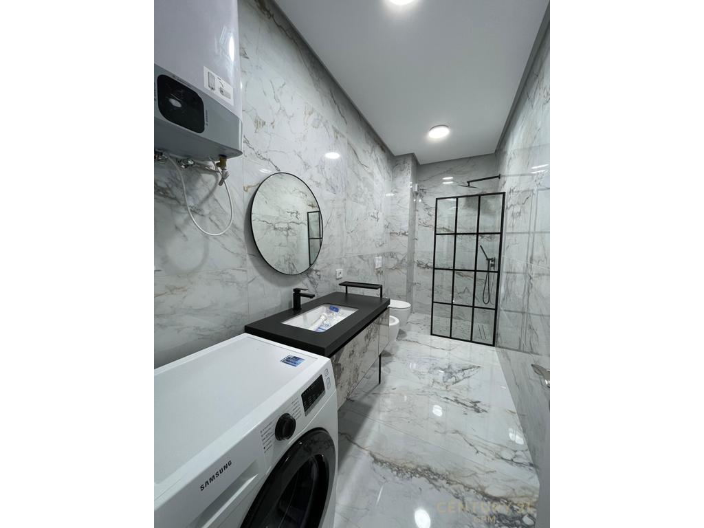 Jepet me qira apartament 2+1+2 tek kafe flora !