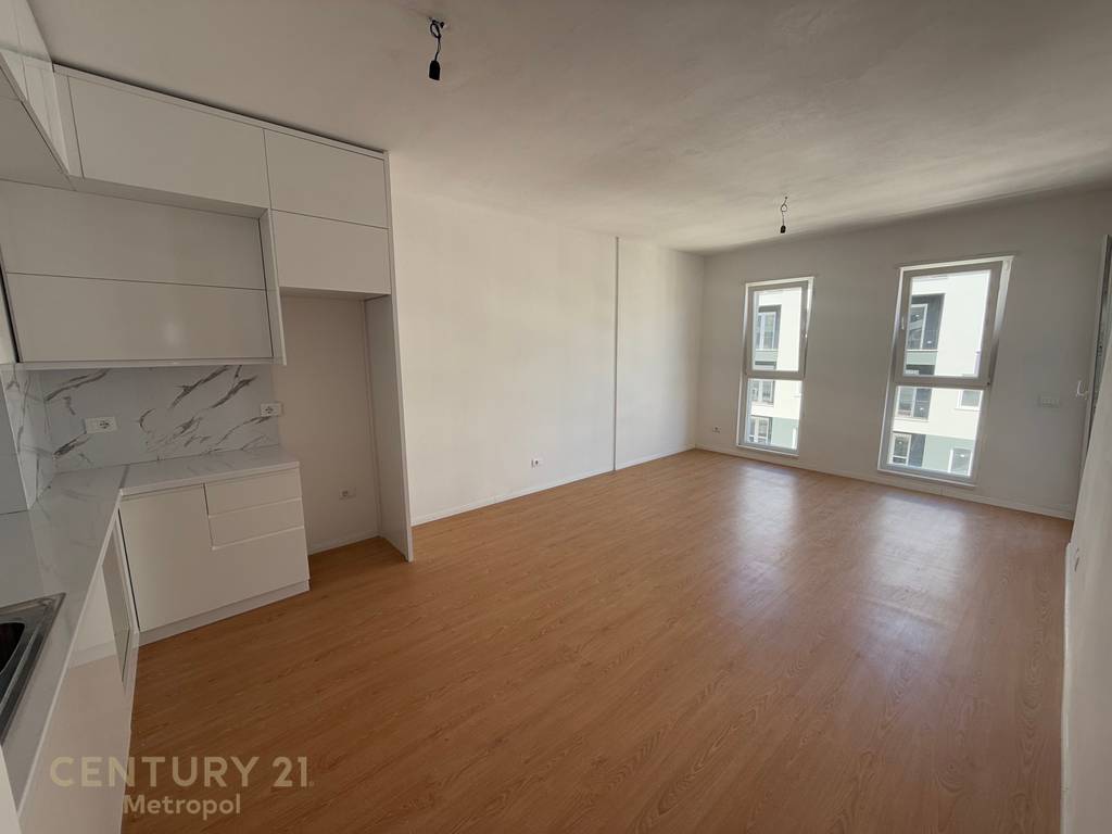 Shesim apartament 1+1, univers city-qtu!