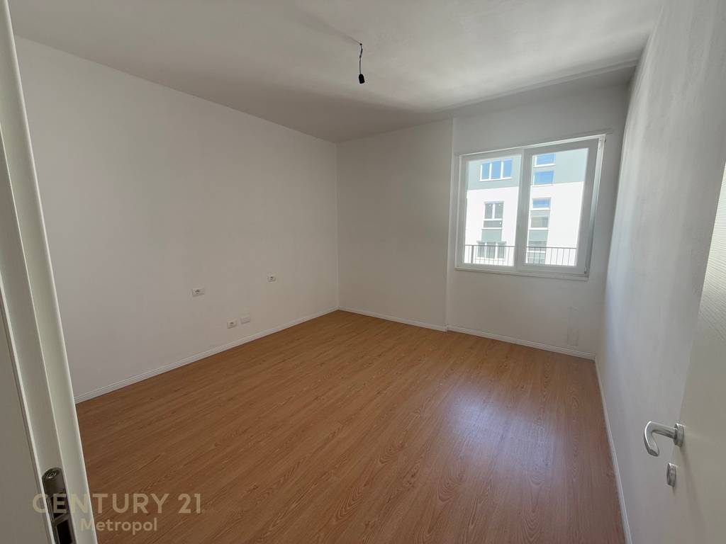 Shesim apartament 1+1, univers city-qtu!