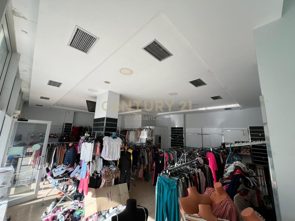 Espace commercial 1+1 à louer à plepa, Durrës - 700€ | 181 m²