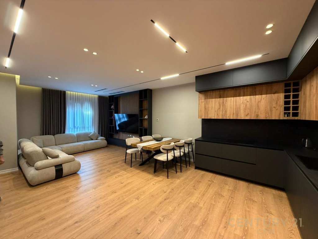Luxurious penthouse for sale at rose garden residence, near teg shopping center – Tirana
