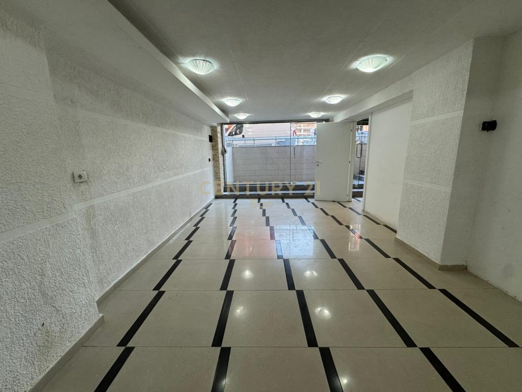 Dyqanme qira prane ukd, Durrës - 600€ !