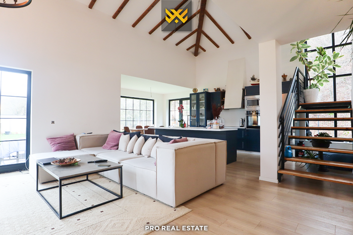 Casa de 165m² + 80 ari para venda em keqekollë.