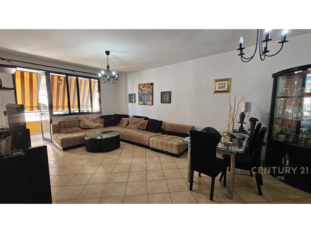 Shesim apartament 1+1 te hora vertikale!