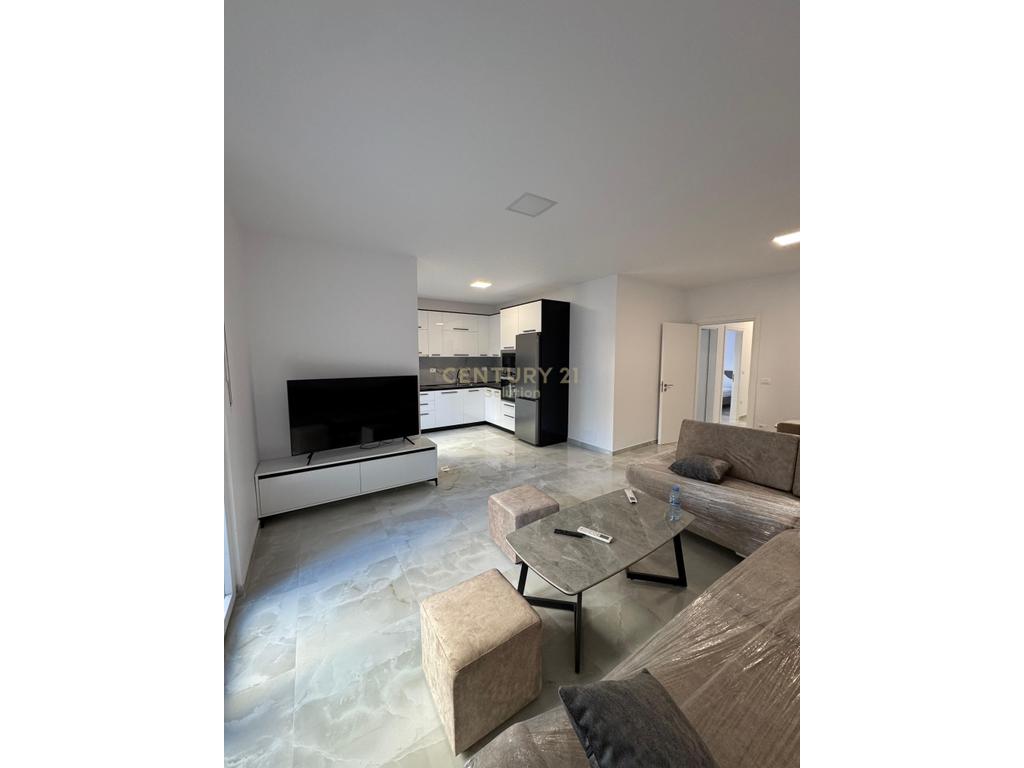 Apartment 2+1 for rent near mateo complex!