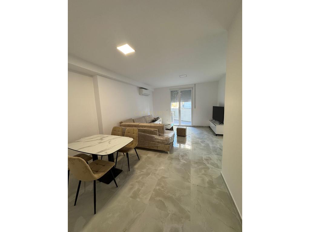Apartment 2+1 for rent near mateo complex!