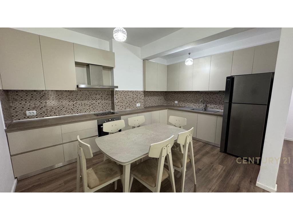 Apartment 2+1 for rent near mateo complex!