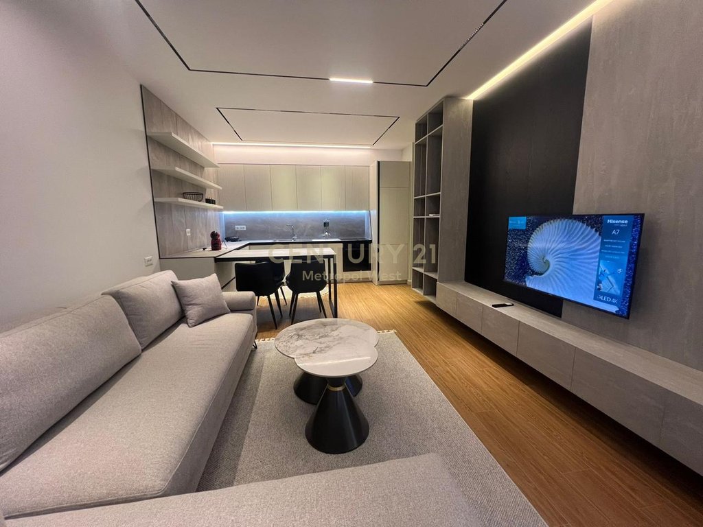 Apartament 1+1 me verandë në kodrën e priftit – I pabanuar, në godinë të re me ashensor