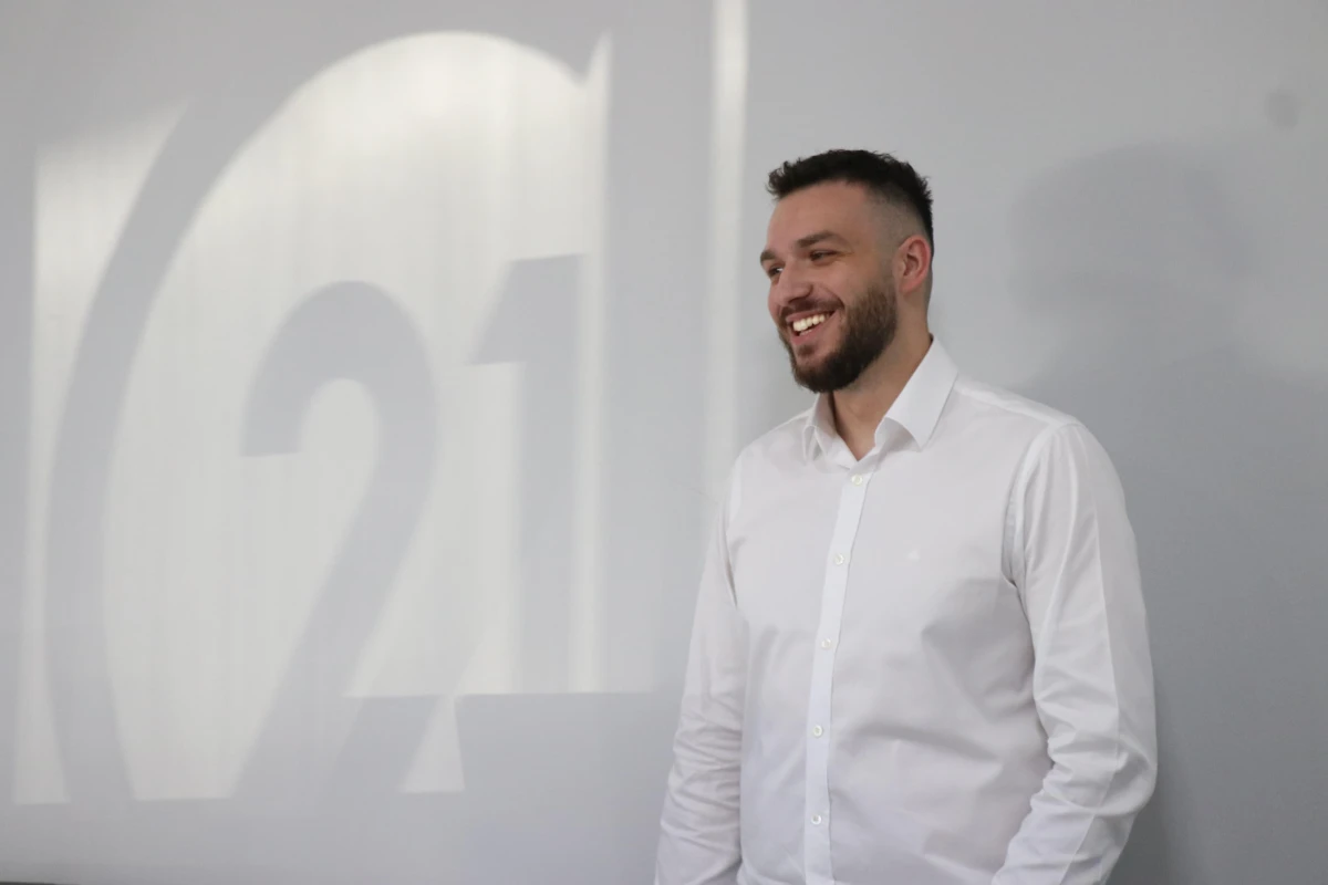 Shesim dyqan ose ambjent biznesi kati 0, buze rrugës kryesore dritan hoxha, laprakë - 187 m²