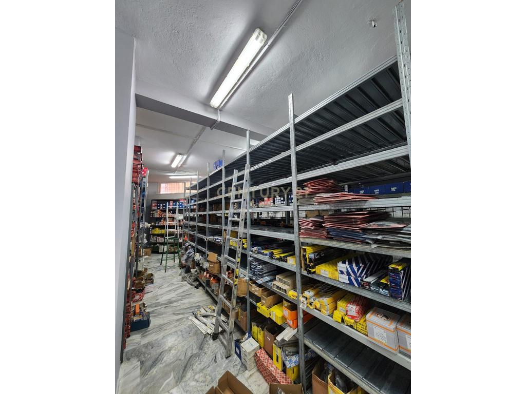 Shesim dyqan ose ambjent biznesi kati 0, buze rrugës kryesore dritan hoxha, laprakë - 187 m²